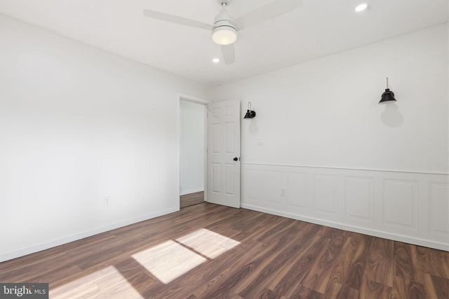 25 GUN RD, Levittown, PA 19057