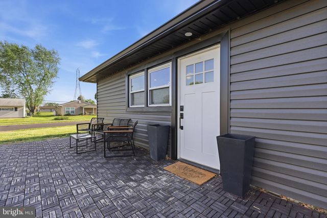 25 GUN RD, Levittown, PA 19057