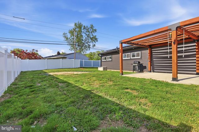 25 GUN RD, Levittown, PA 19057
