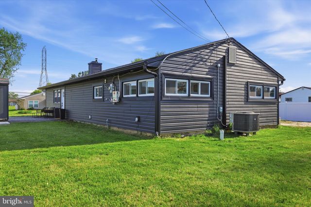 25 GUN RD, Levittown, PA 19057