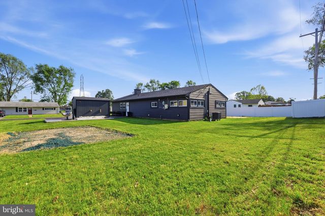 25 GUN RD, Levittown, PA 19057