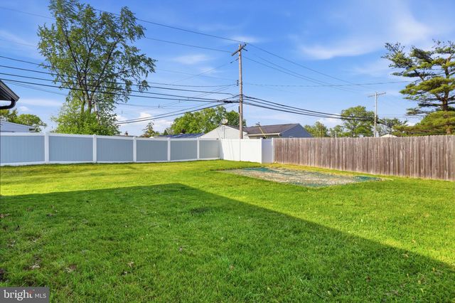 25 GUN RD, Levittown, PA 19057