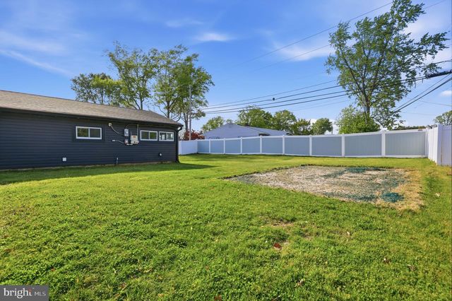 25 GUN RD, Levittown, PA 19057