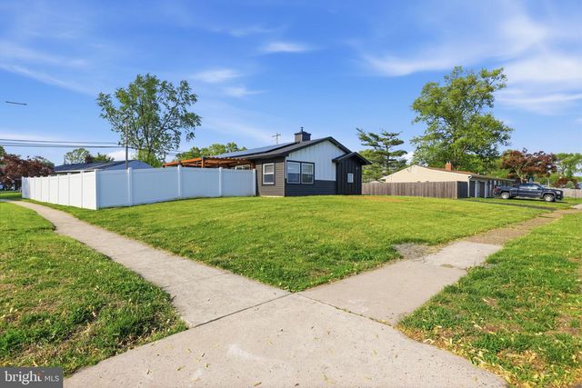25 GUN RD, Levittown, PA 19057