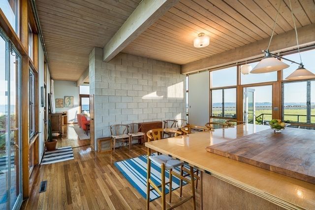 68 Paine Ave, Beverly, MA 01915