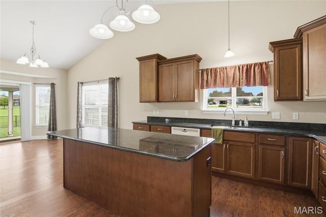 548 Wernings Drive, Columbia, IL 62236