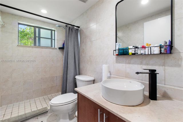 1050 7th Street 1050-3, Miami Beach, FL 33139