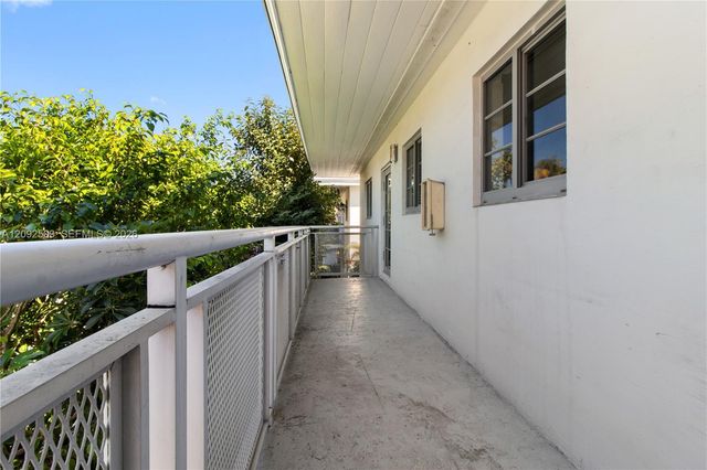 1050 7th Street 1050-3, Miami Beach, FL 33139
