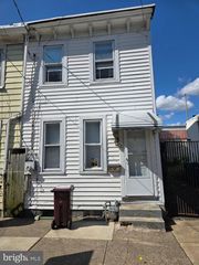 2 LOWER OAK ST, Wilmington, DE 19805
