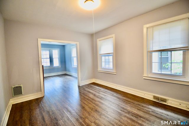 407 East Avenue, Bridgeport, CT 06610
