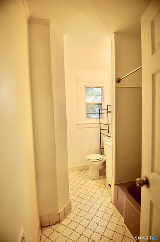 407 East Avenue, Bridgeport, CT 06610