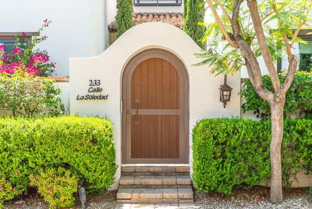 233 Calle La Soledad, Palm Springs, CA 92262