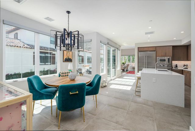 233 Calle La Soledad, Palm Springs, CA 92262