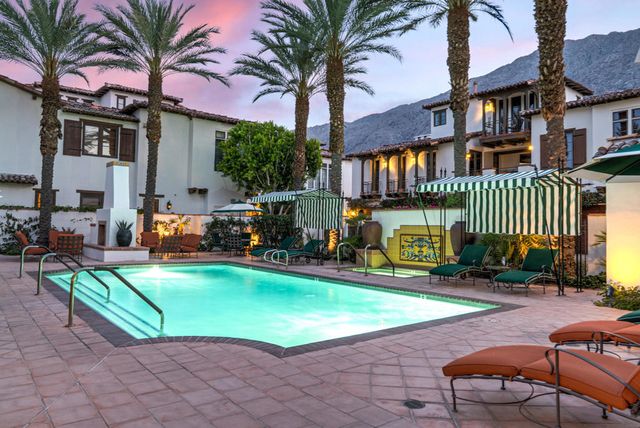 233 Calle La Soledad, Palm Springs, CA 92262