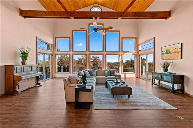 16000 Southridge Rd, Penn Valley, CA 95946