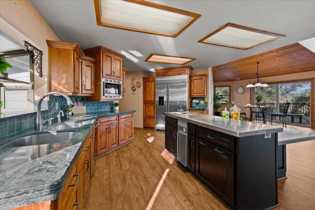 16000 Southridge Rd, Penn Valley, CA 95946