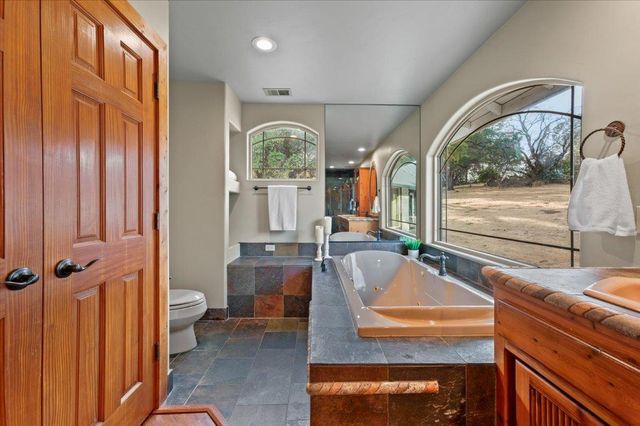 16000 Southridge Rd, Penn Valley, CA 95946