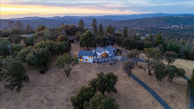 16000 Southridge Rd, Penn Valley, CA 95946