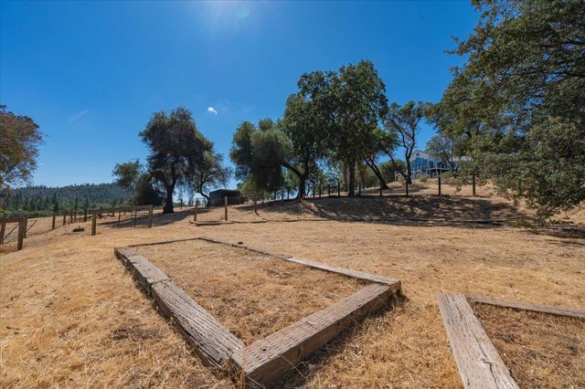 16000 Southridge Rd, Penn Valley, CA 95946