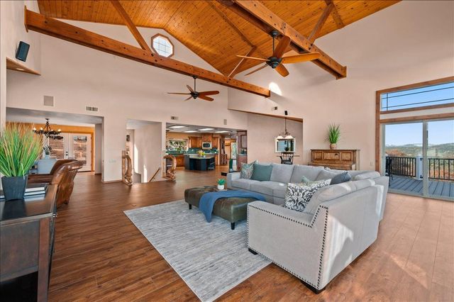 16000 Southridge Rd, Penn Valley, CA 95946