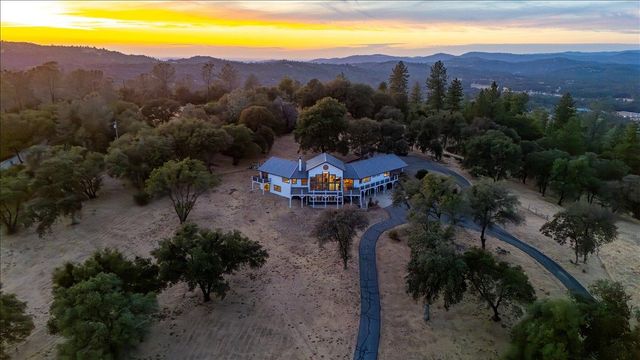 16000 Southridge Rd, Penn Valley, CA 95946