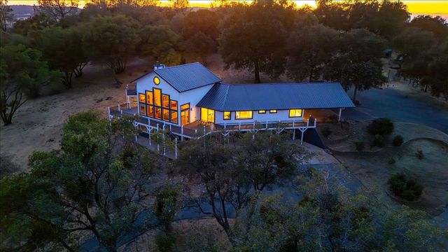 16000 Southridge Rd, Penn Valley, CA 95946