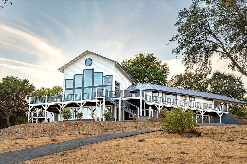 16000 Southridge Rd, Penn Valley, CA 95946