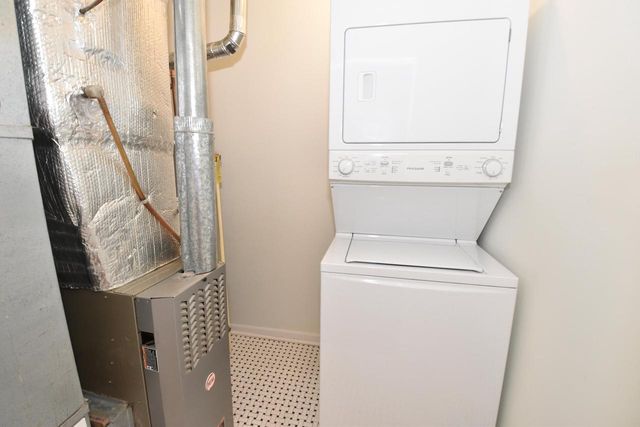 4256 S 96th STREET, Greenfield, WI 53228