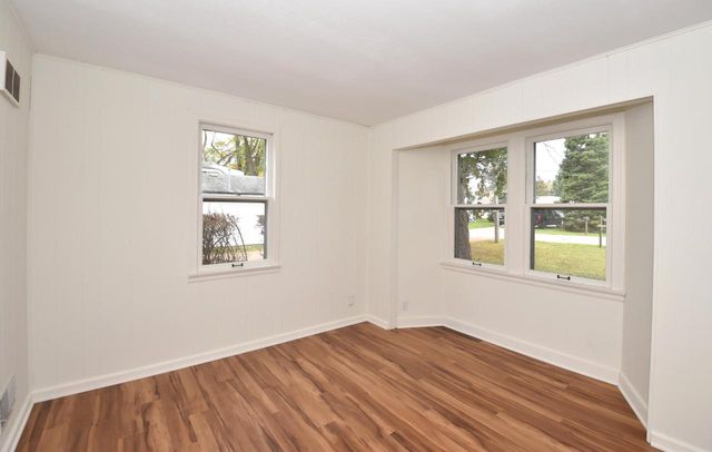 4256 S 96th STREET, Greenfield, WI 53228