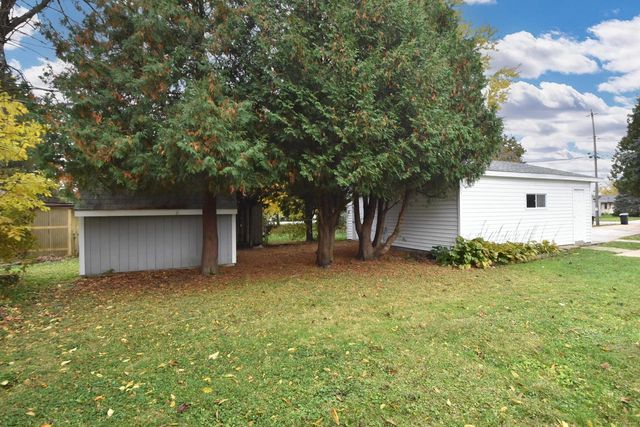 4256 S 96th STREET, Greenfield, WI 53228