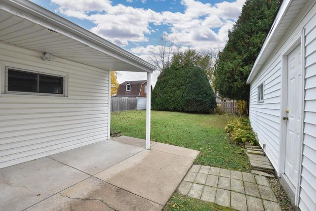 4256 S 96th STREET, Greenfield, WI 53228