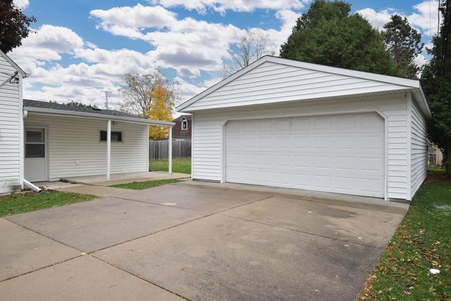 4256 S 96th STREET, Greenfield, WI 53228