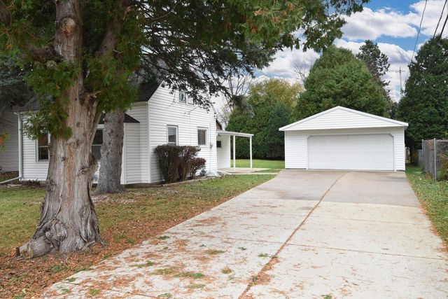 4256 S 96th STREET, Greenfield, WI 53228