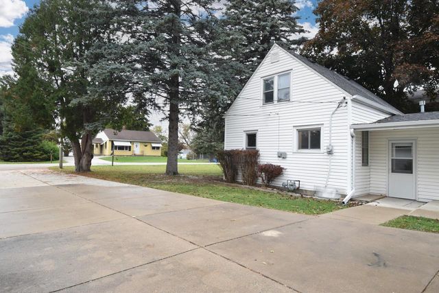 4256 S 96th STREET, Greenfield, WI 53228