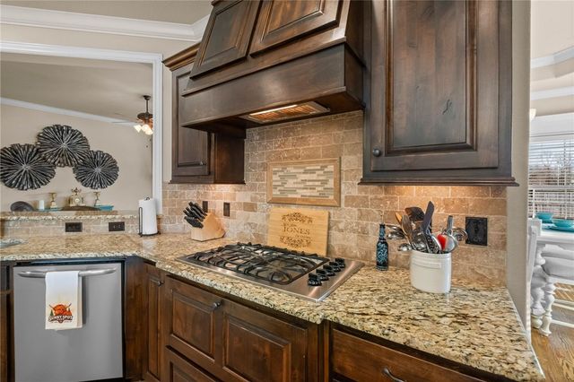 807 SE Fullerton Street, Bentonville, AR 72712