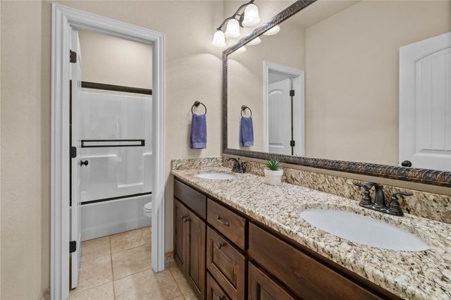 807 SE Fullerton Street, Bentonville, AR 72712