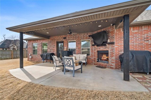 807 SE Fullerton Street, Bentonville, AR 72712