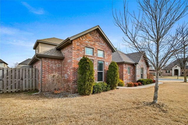 807 SE Fullerton Street, Bentonville, AR 72712