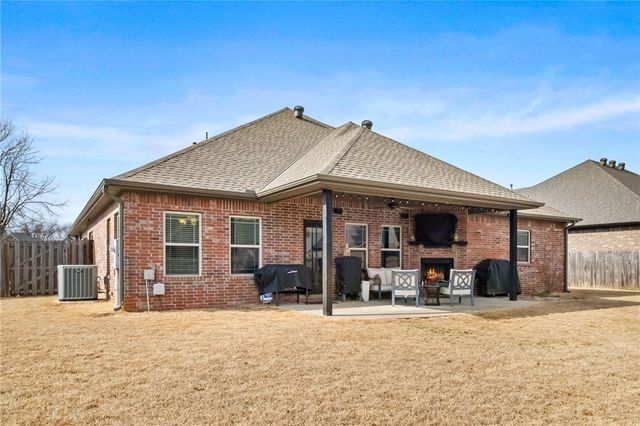 807 SE Fullerton Street, Bentonville, AR 72712