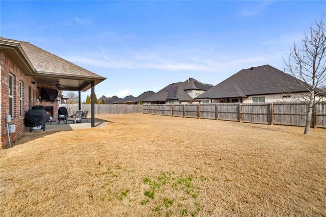 807 SE Fullerton Street, Bentonville, AR 72712