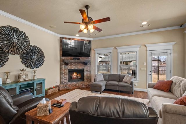 807 SE Fullerton Street, Bentonville, AR 72712