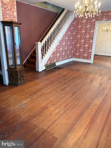 33 E UNION ST, Bordentown, NJ 08505