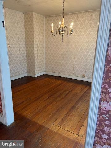 33 E UNION ST, Bordentown, NJ 08505