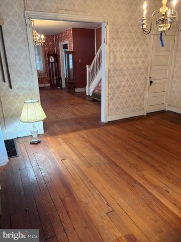 33 E UNION ST, Bordentown, NJ 08505