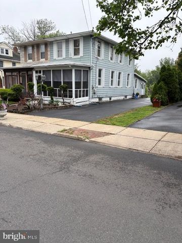 33 E UNION ST, Bordentown, NJ 08505