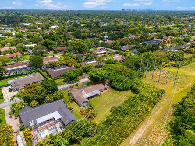10044 SW 131st Ter, Miami, FL 33176