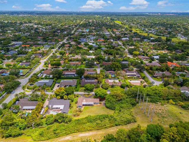 10044 SW 131st Ter, Miami, FL 33176