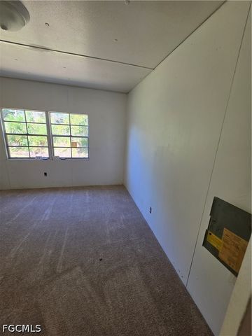 339 Shrub LN S, North Fort Myers, FL 33917
