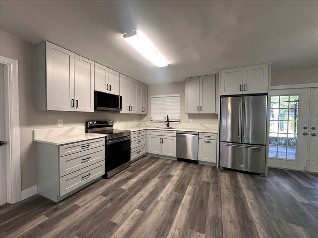 1131 ROBIN HOOD COURT, Mount Dora, FL 32757