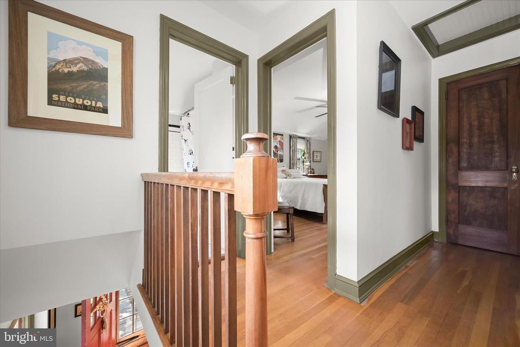 Image 15 of property listing at 4014 TENNYSON RD, University Park, MD 20782